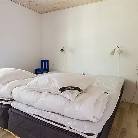 펜션 Four-bedroom Holiday In *