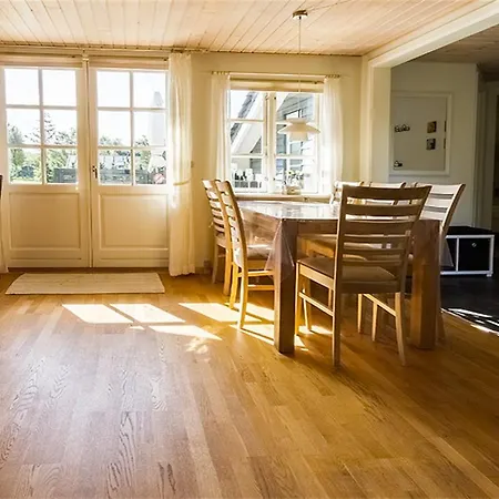 Four-bedroom Holiday In * Hals
