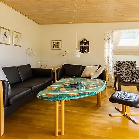 펜션 Four-bedroom Holiday In *