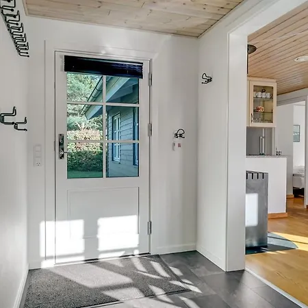 펜션 Four-bedroom Holiday In *