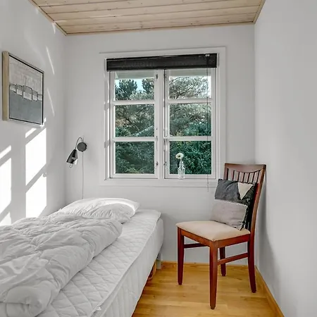 펜션 Four-bedroom Holiday In *