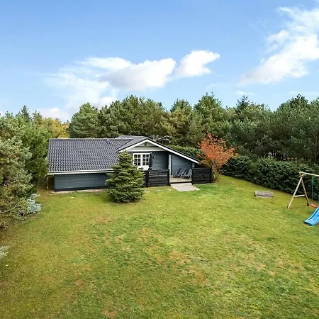 펜션 Four-bedroom Holiday In Hals